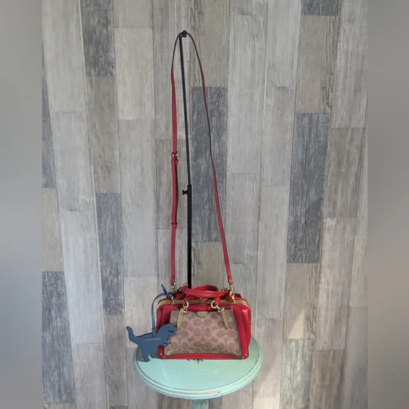 Coach Dreamer 21 Signature Rexy By Guang yu With Rexy Charm - Picture 10 of 16